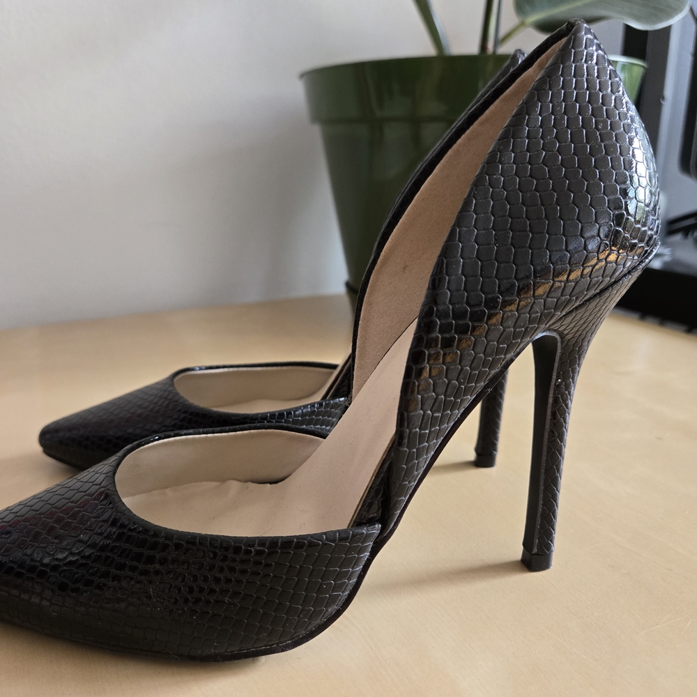 Glamorous Black Textured Heels